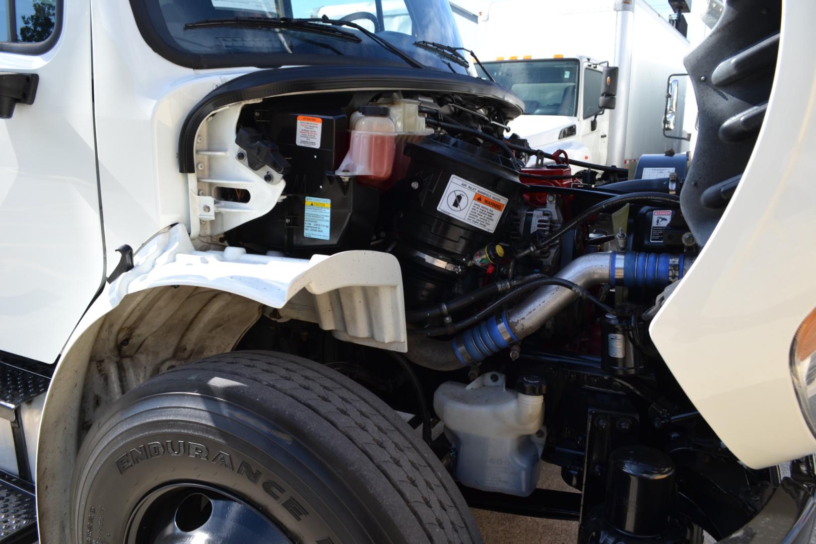 2019 WHITE /BLACK FREIGHTLINER M2-106 with an CUMMINS B6.7L 260HP engine, ALLISON 2500RDS AUTOMATIC transmission, located at 9172 North Fwy, Houston, TX, 77037, (713) 910-6868, 29.887470, -95.411903 - Photo#14